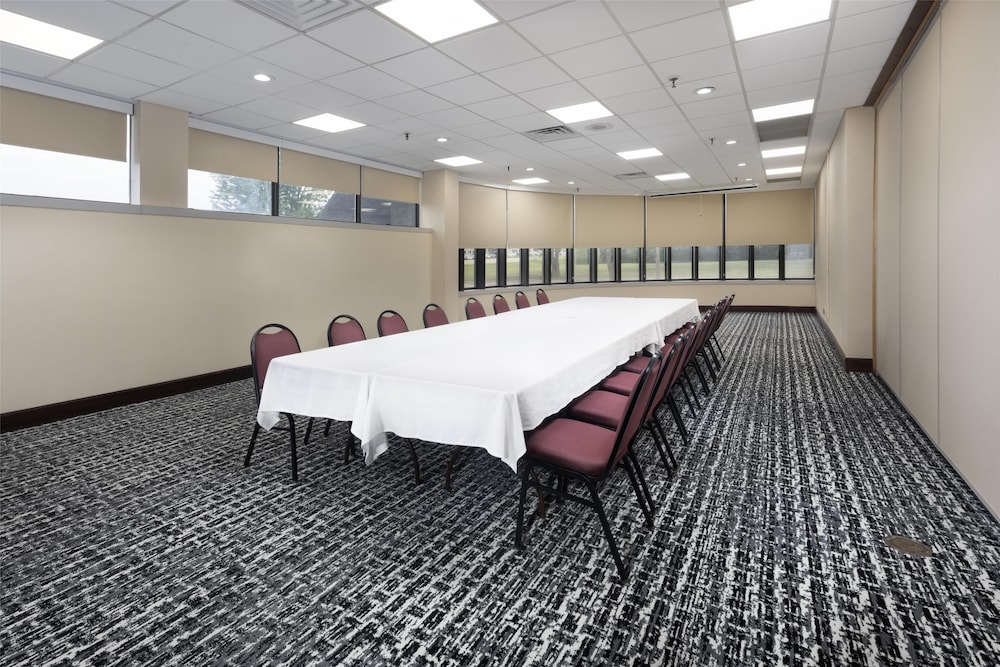 DoubleTree by Hilton Manhattan KS - photo 37