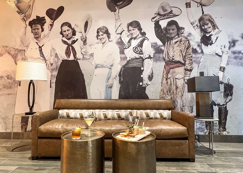 Embassy Suites by Hilton Fort Worth Downtown - photo 26