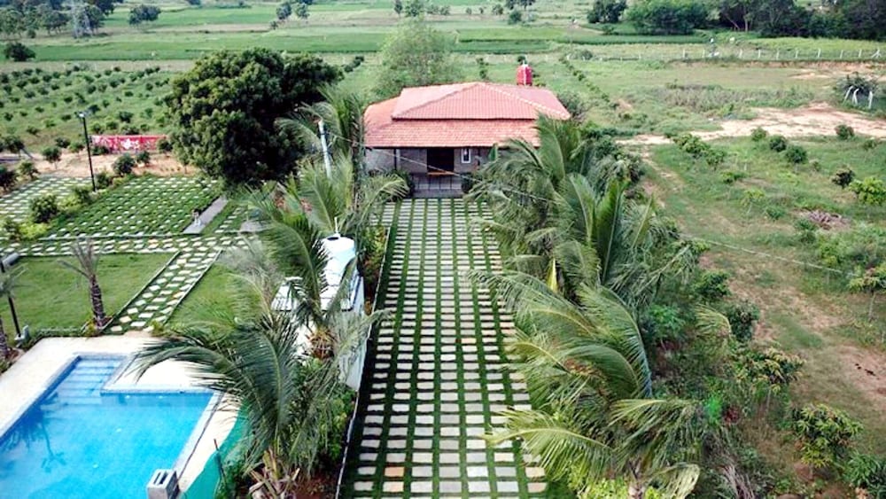 Stone Yard Resort - carbon neutral hotel in Unknown City