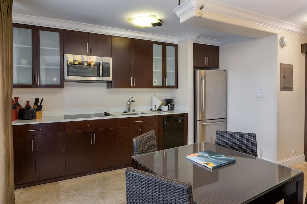Regency on Beachwalk Waikiki by OUTRIGGER - photo 20