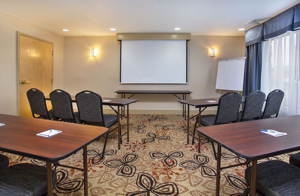 Holiday Inn Express Berea by IHG - photo 23