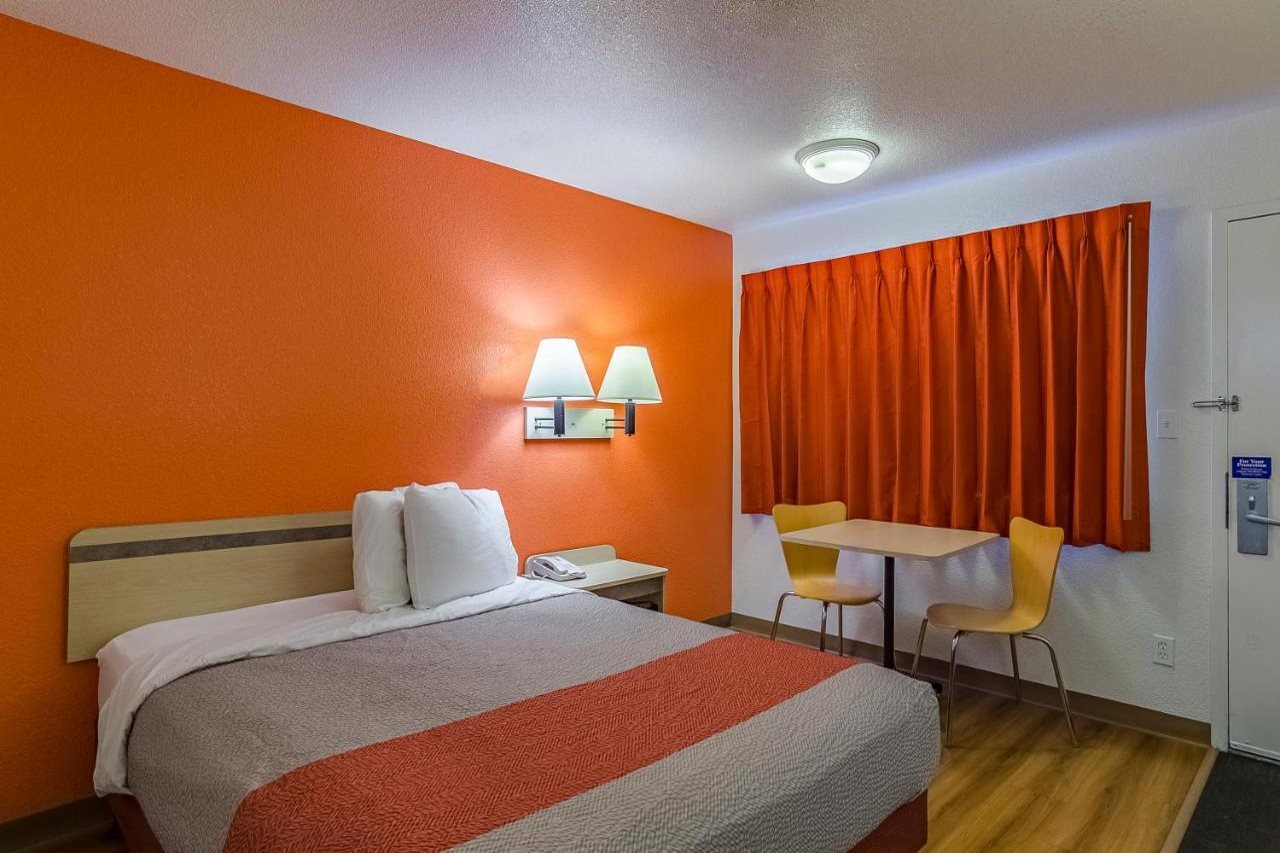 Park Inn by Radisson Cheyenne - photo 3