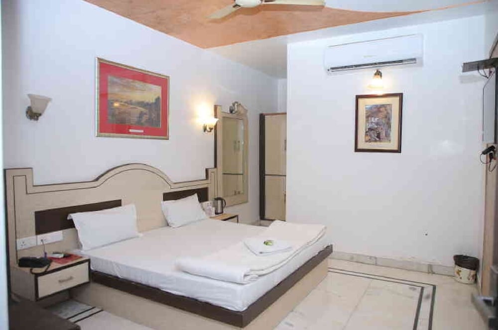 Hotel Eminent — Agra — photo 5