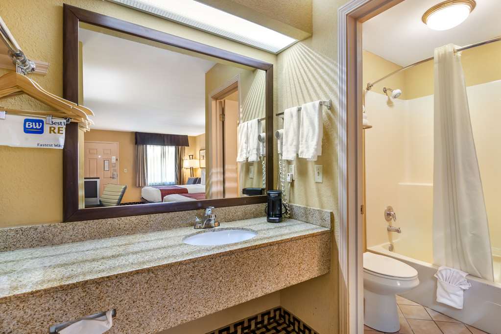 Best Western Bradford Inn - photo 22