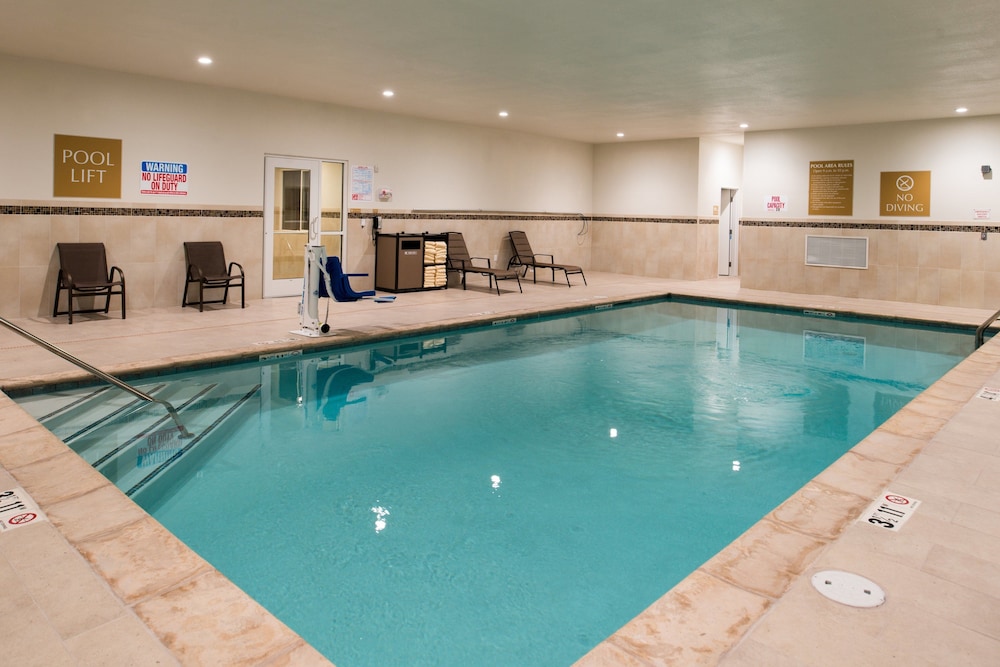 Candlewood Suites Carlsbad South by IHG - photo 32
