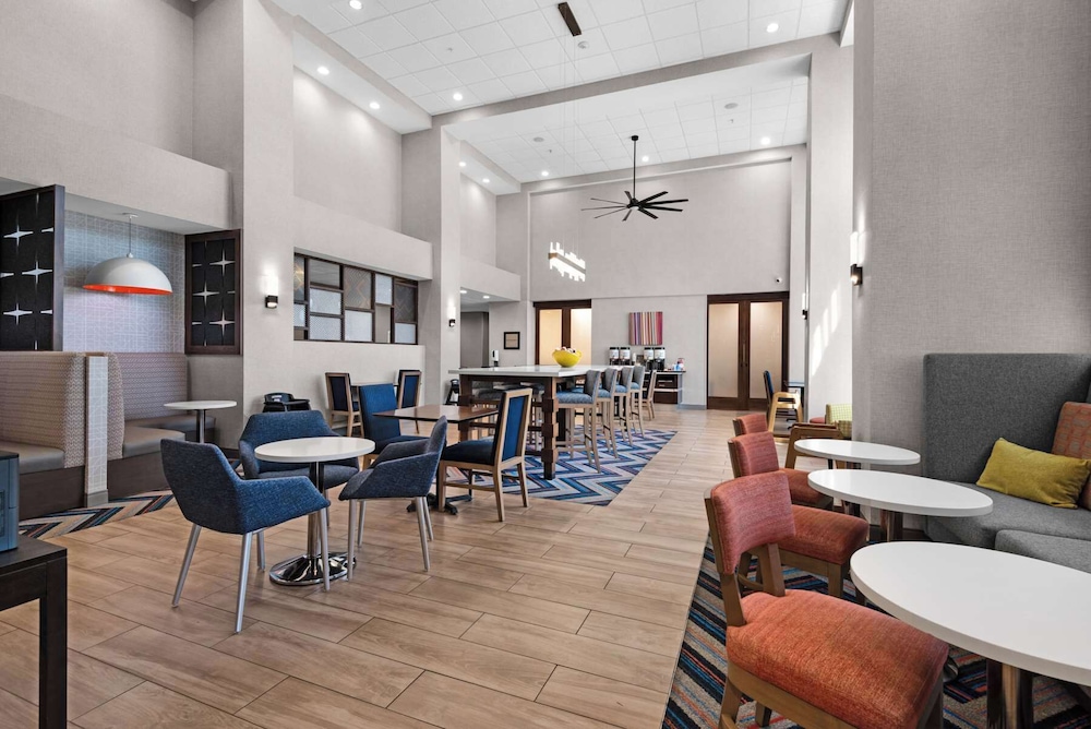 Hampton Inn & Suites Pensacola I 10 N at Univ. Town Plaza - photo 30