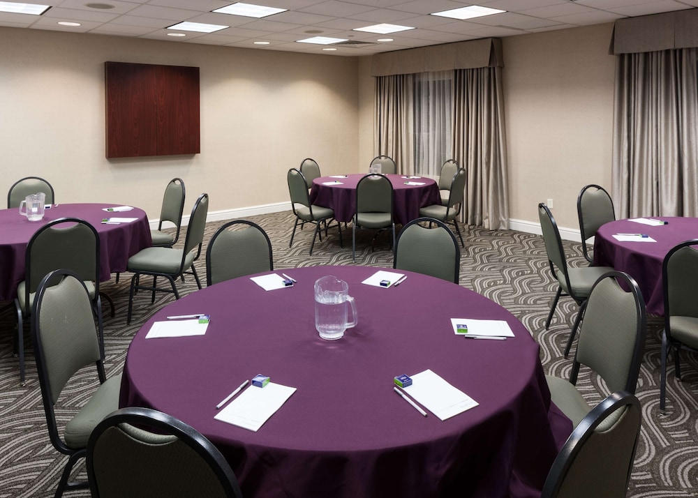 Hampton Inn & Suites Westford Chelmsford - photo 32