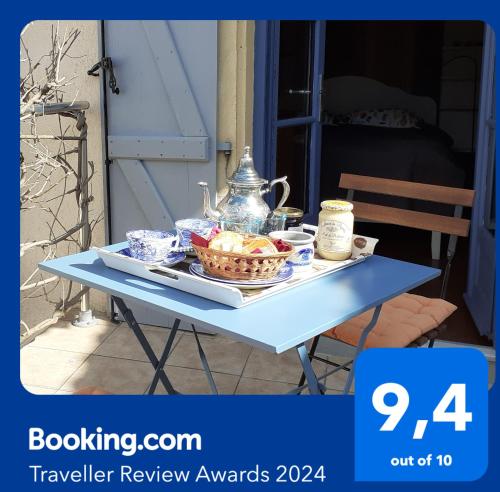 Les volets bleus — hotel in Charlieu