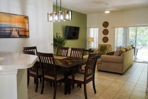 Enchanting Escape 3 Bedroom Minutes from Disney — 4-Star Luxury Hotel in Kissimmee, United States