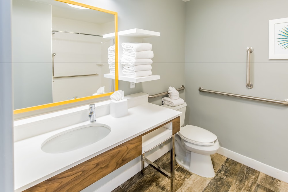 Hampton Inn Pensacola Beach - photo 58