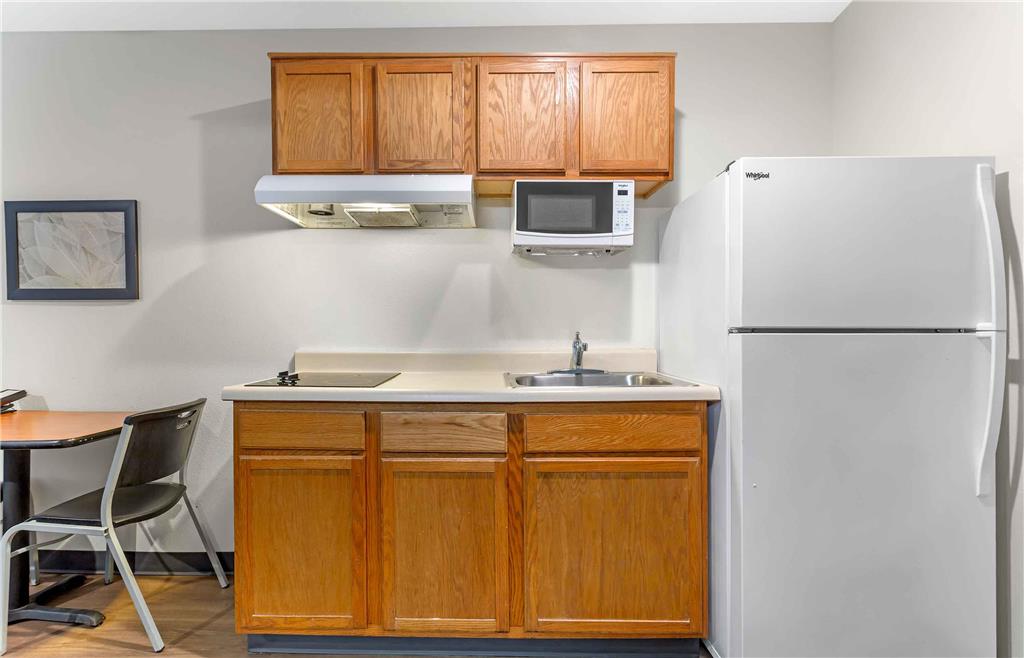 WoodSpring Suites Fort Myers Southeast - photo 18