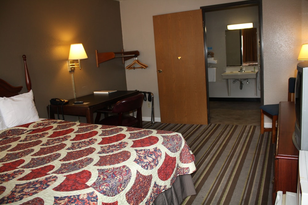 American Elite Inn - photo 10