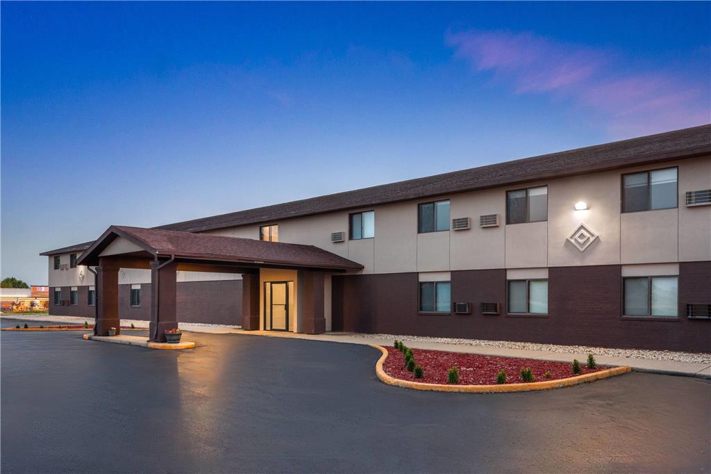 Baymont by Wyndham Oshkosh Airport - photo 7
