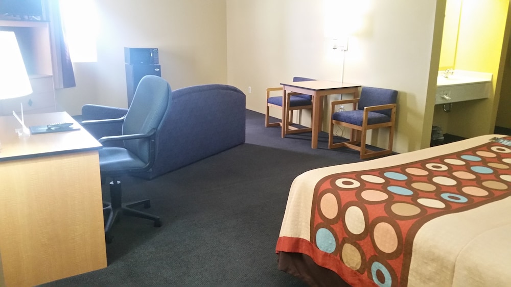 Super 8 by Wyndham Clarinda - photo 4