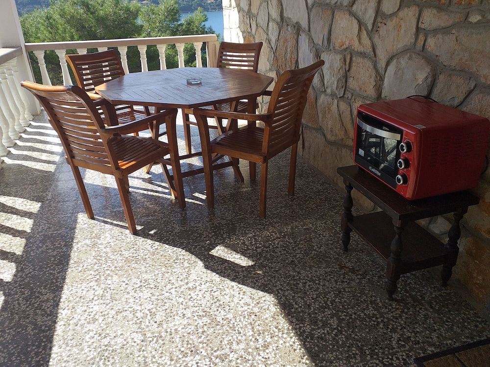 Apartments Mila — 4-Star Luxury Hotel in Lastovo, Croatia