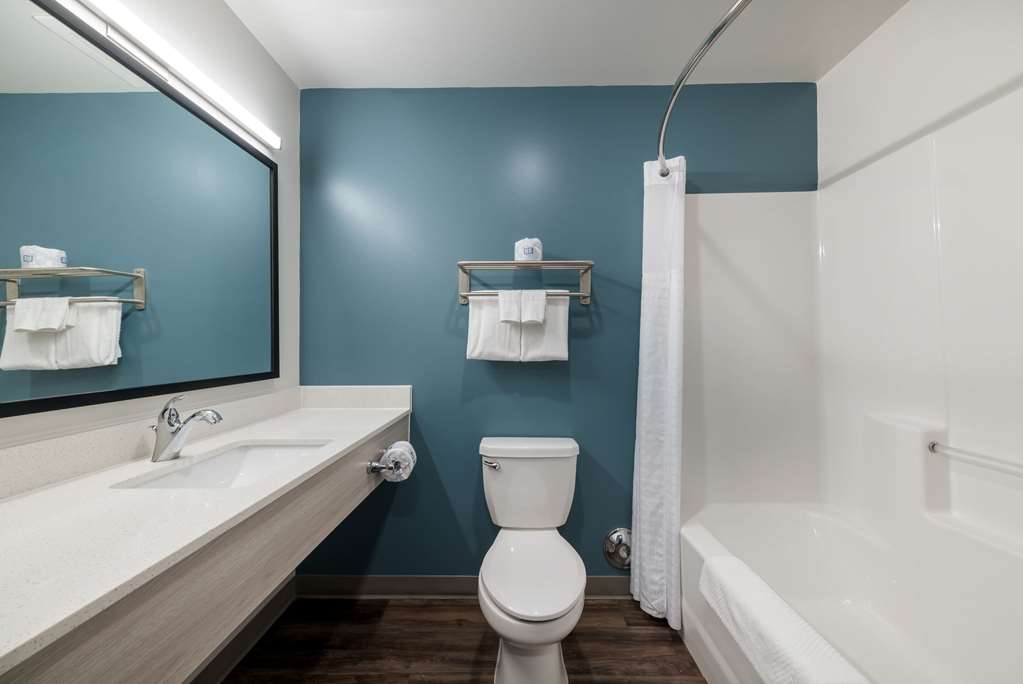 WoodSpring Suites Greensboro High Point North - photo 21