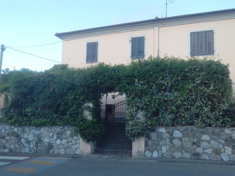 Terre Di Creta Per Sognare — Santa Luce