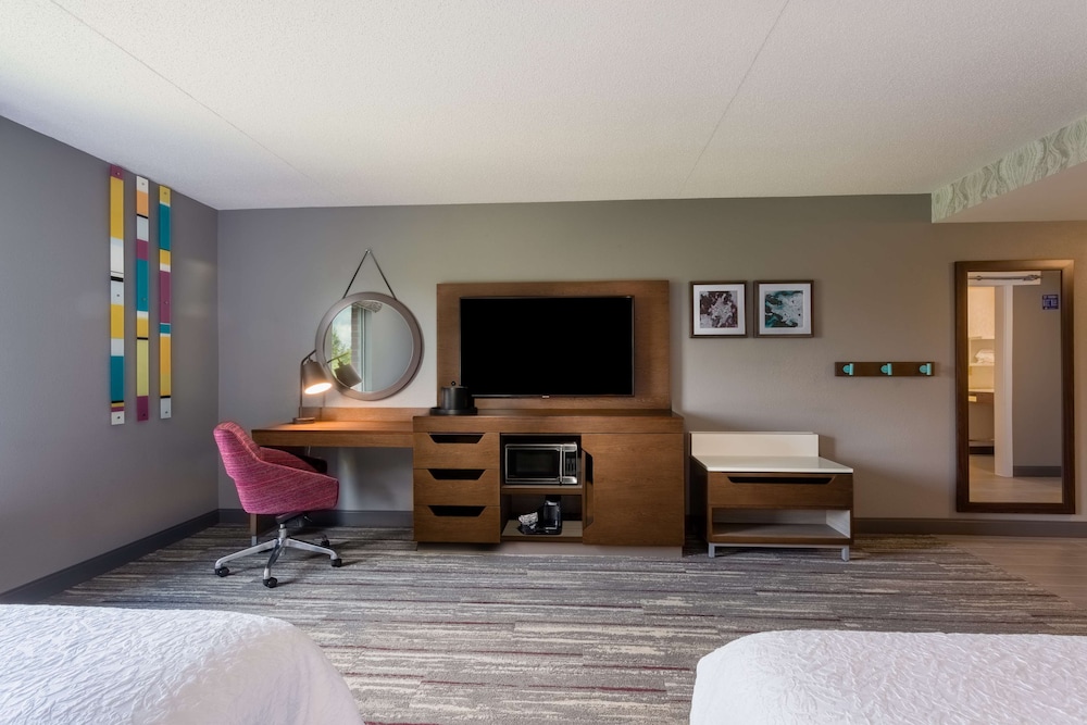 Hampton Inn & Suites Herndon Reston - photo 14