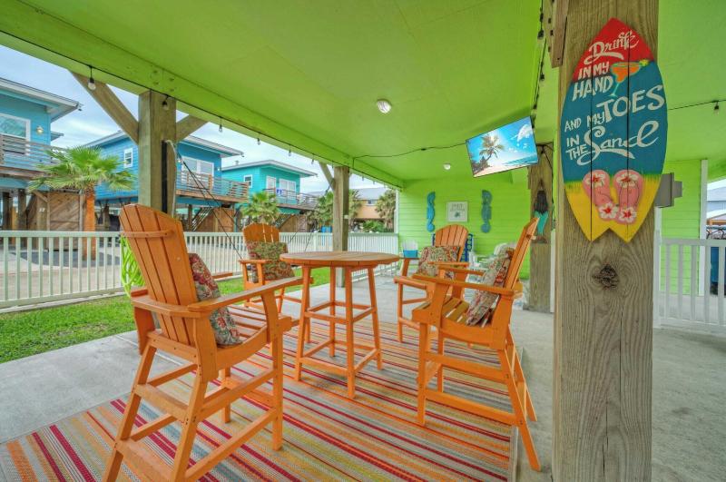 Reel Life Dreams by Avantstay Pool Near Beach - photo 40