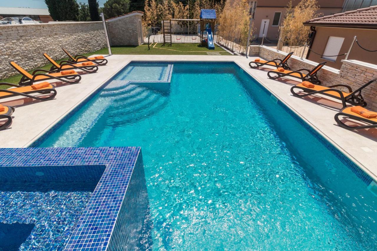 Superb Villa Maxima with Private Pool Sauna Jacuzzi Playground for Up To 18 Persons Extra Pool Heating Available — Marcana — photo 2