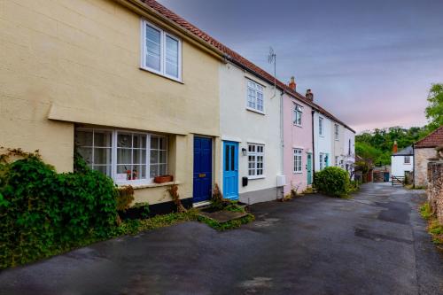 The Snug A Quaint Mews Cottage City Centre — 4-Star Luxury Hotel in Wells, United Kingdom