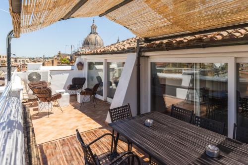 Nikis Maison Navona 4th floor no elevator — 4-Star Luxury Hotel in Rome, Italy