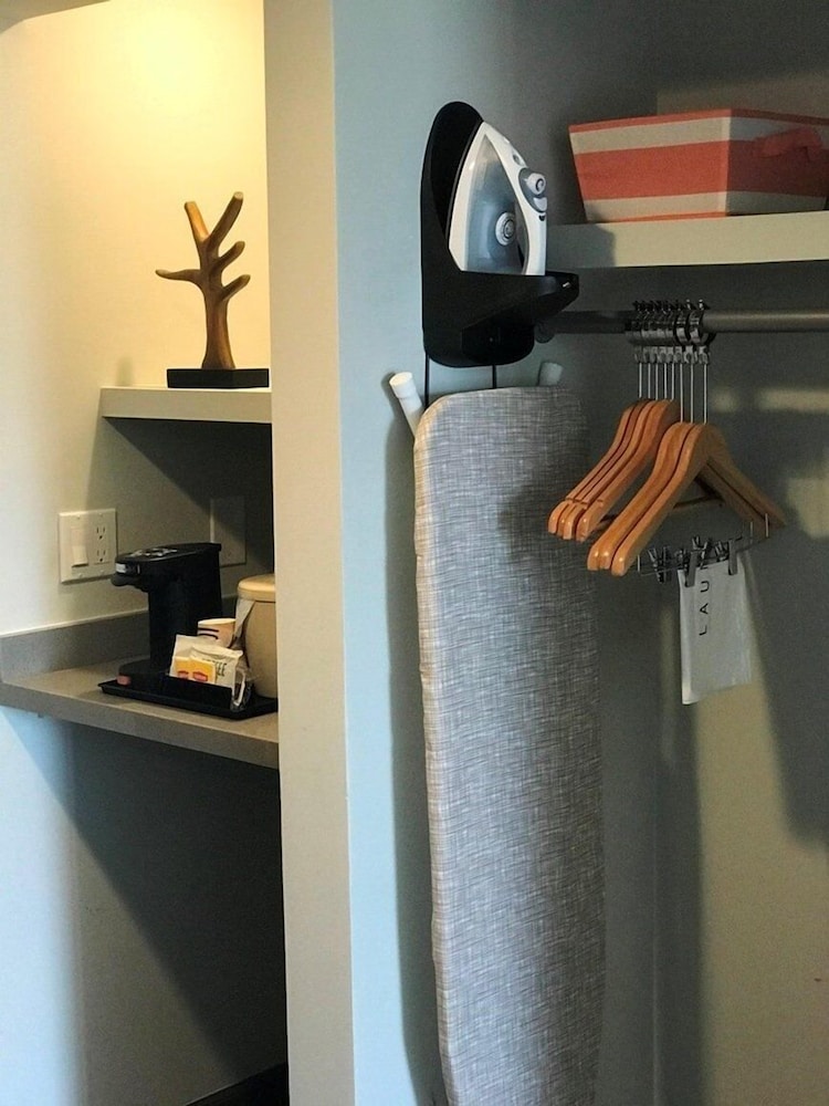 GreenTree Inn & Suites Alhambra - photo 40