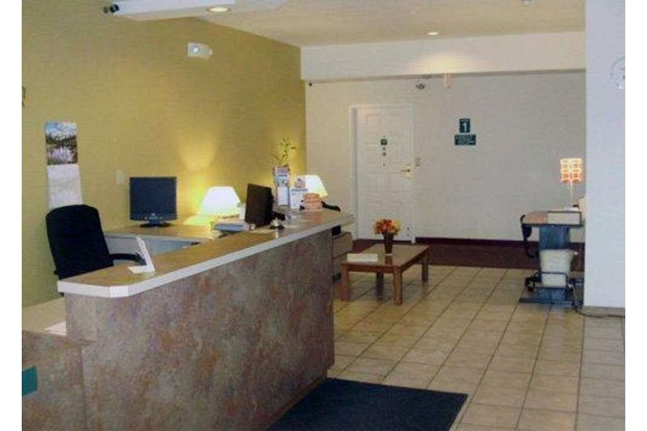 Rodeway Inn Salina North - photo 5