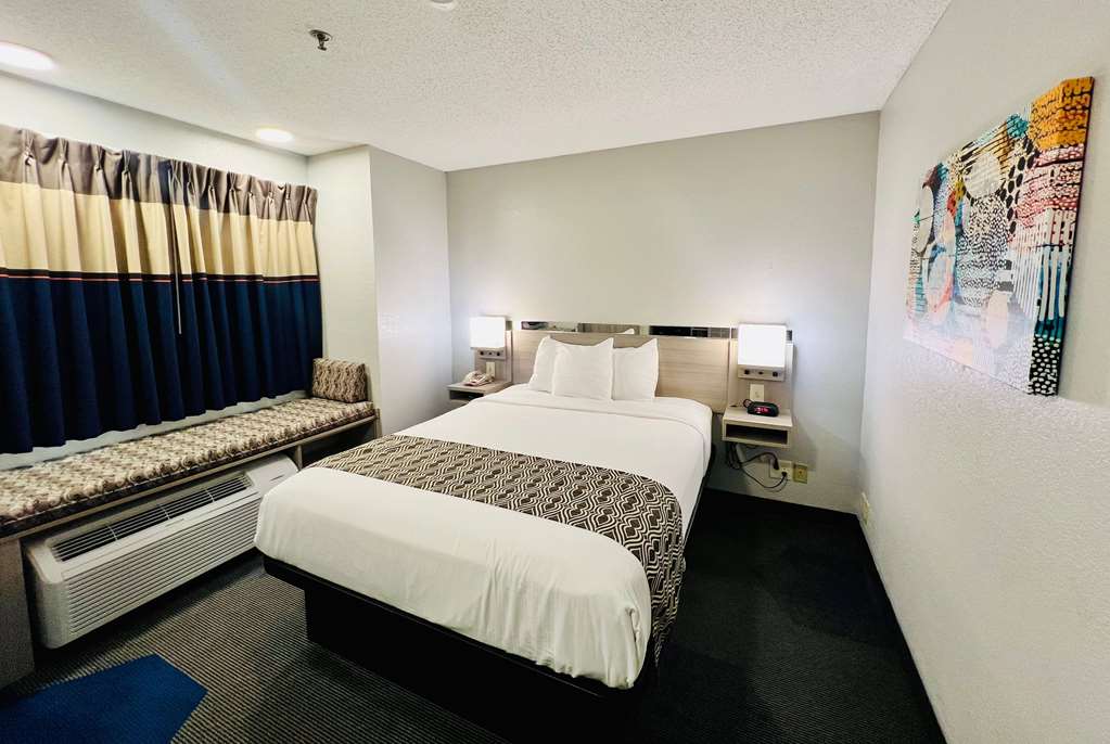 Microtel Inn by Wyndham Georgetown - photo 16
