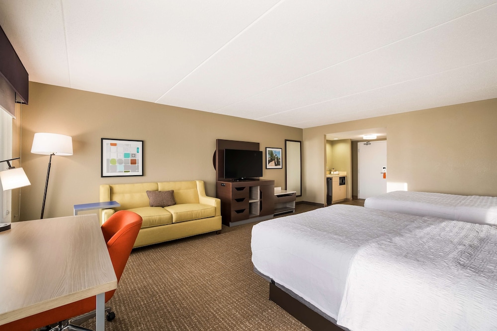 Hampton Inn McHenry - photo 7
