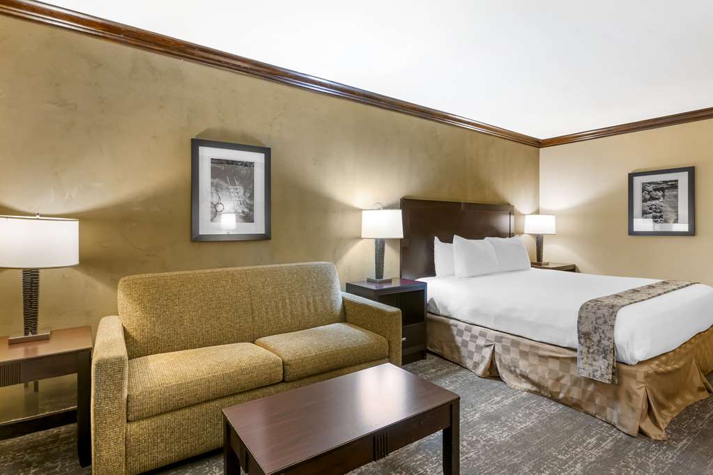Best Western Plus Raton Hotel - photo 6
