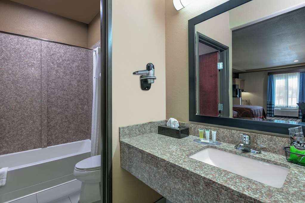 Super 8 by Wyndham Karnes City - photo 23