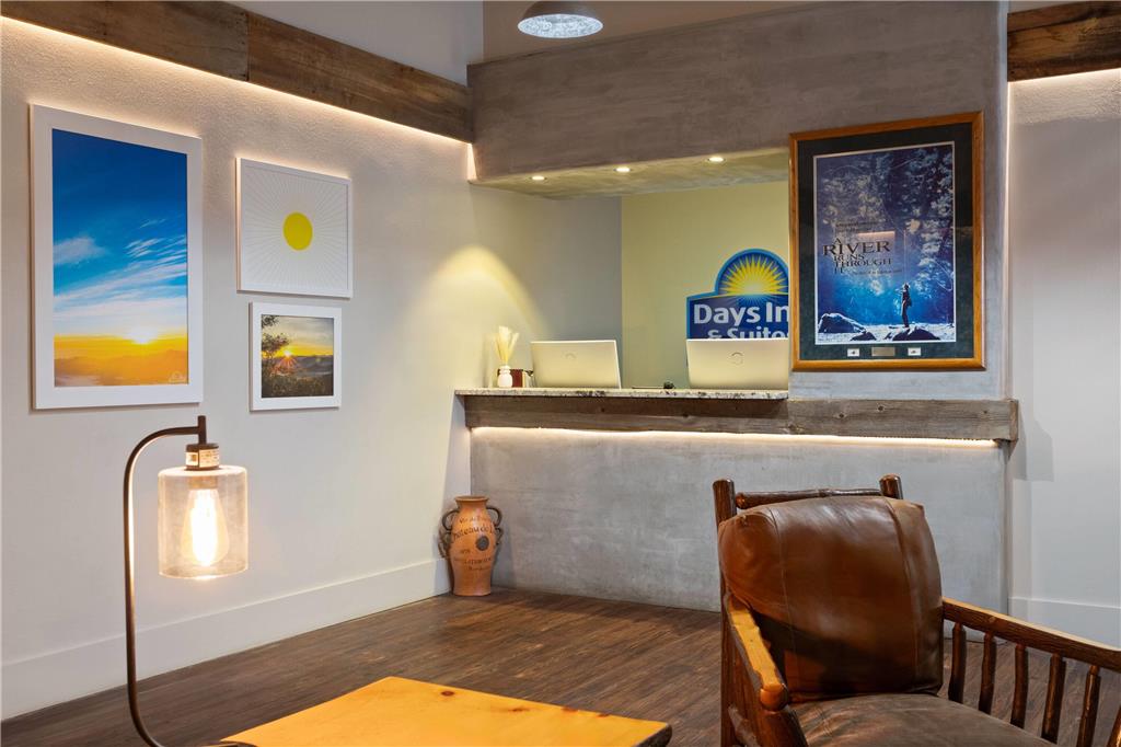 Days Inn and Suites by Wyndham Downtown Missoula University — hotel in Missoula