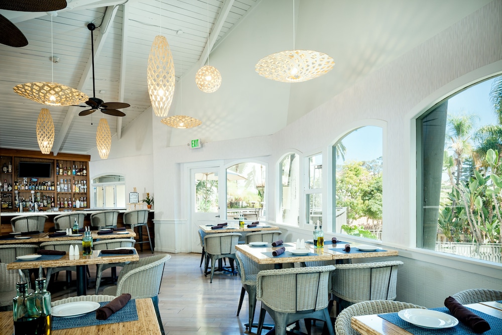 Catalina Canyon Inn - photo 22