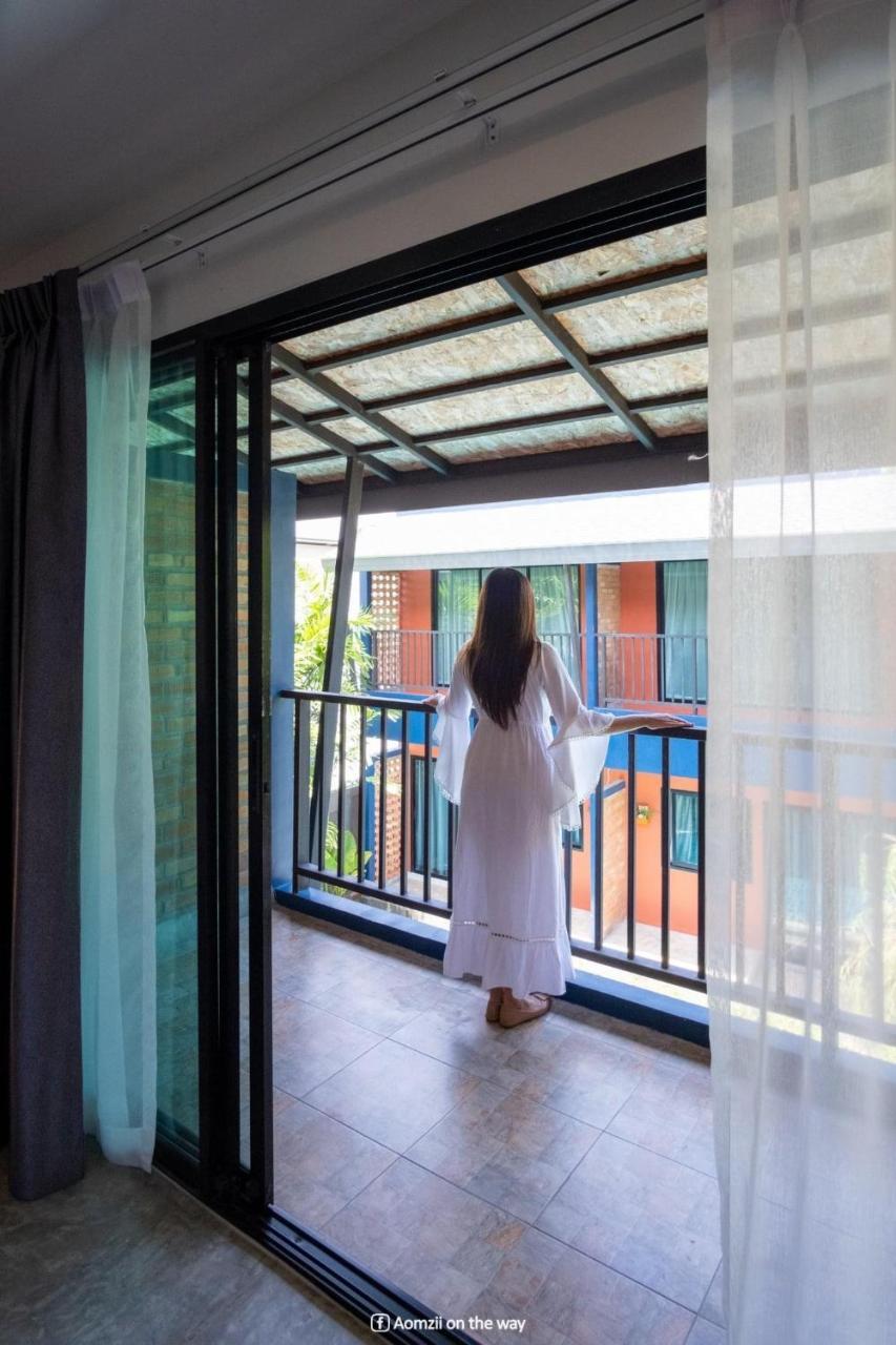 Kraam Silhouette Hotel and Cafe Phuket Chalong pier Hotel — Ban Chalong — photo 4