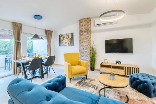 Dimora 2 BDR apartment with free private parking — 4-Star Luxury Hotel in Zadar, Croatia