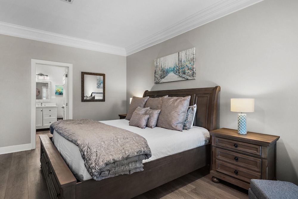 Destin to Relax - last minute hotel in Destin