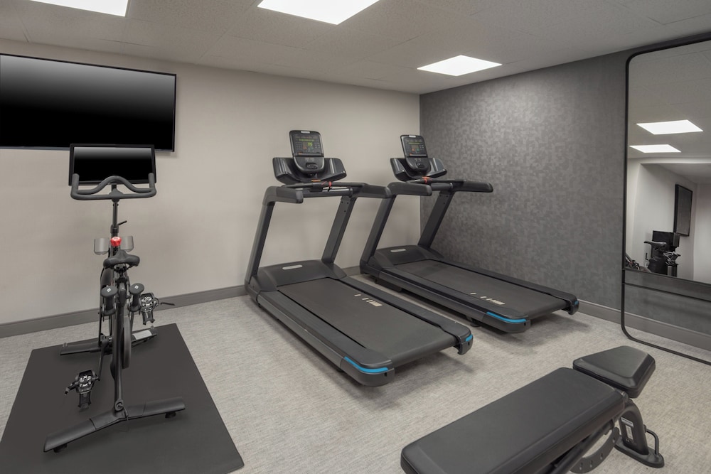 Holiday Inn Express South Burlington Downtown - photo 23