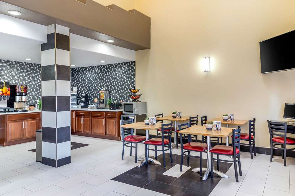 Econo Lodge West Coors Blvd - photo 36