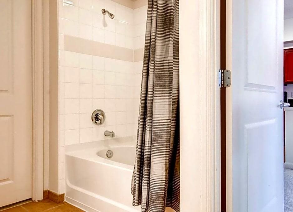 1301 Thomas Circle — Washington D C