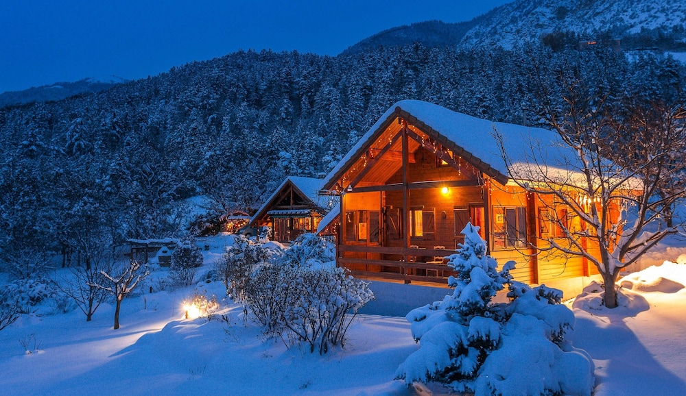 Chalet Carpe Diem — 4-Star Luxury Hotel in La Batie-Neuve, France