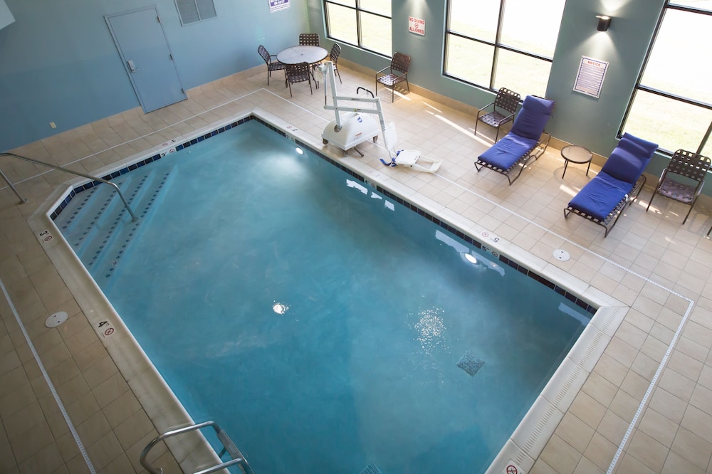 Holiday Inn Express Hotel & Suites Madison by IHG - photo 53