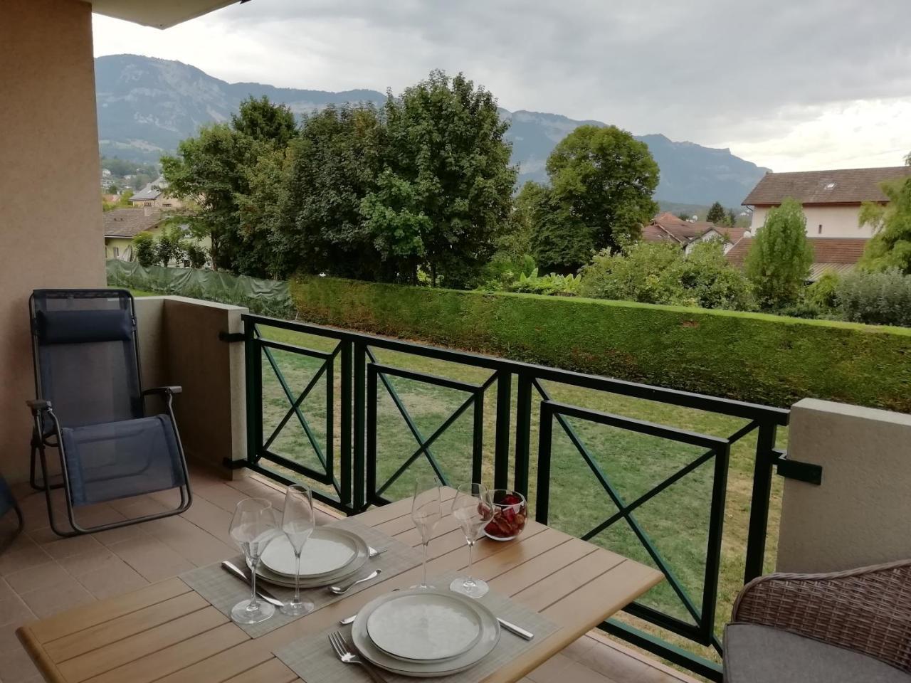 Spacieux T2 53 M2 Aix Parc Lac 4 — 4-Star Luxury Hotel in Aix-Les-Bains, France