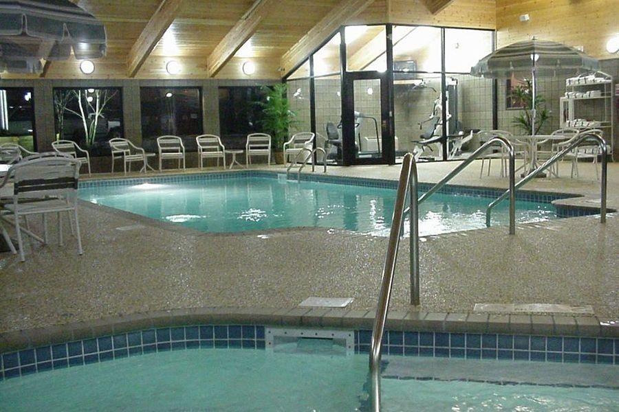 Red Lion Inn & Suites Grimes - photo 23