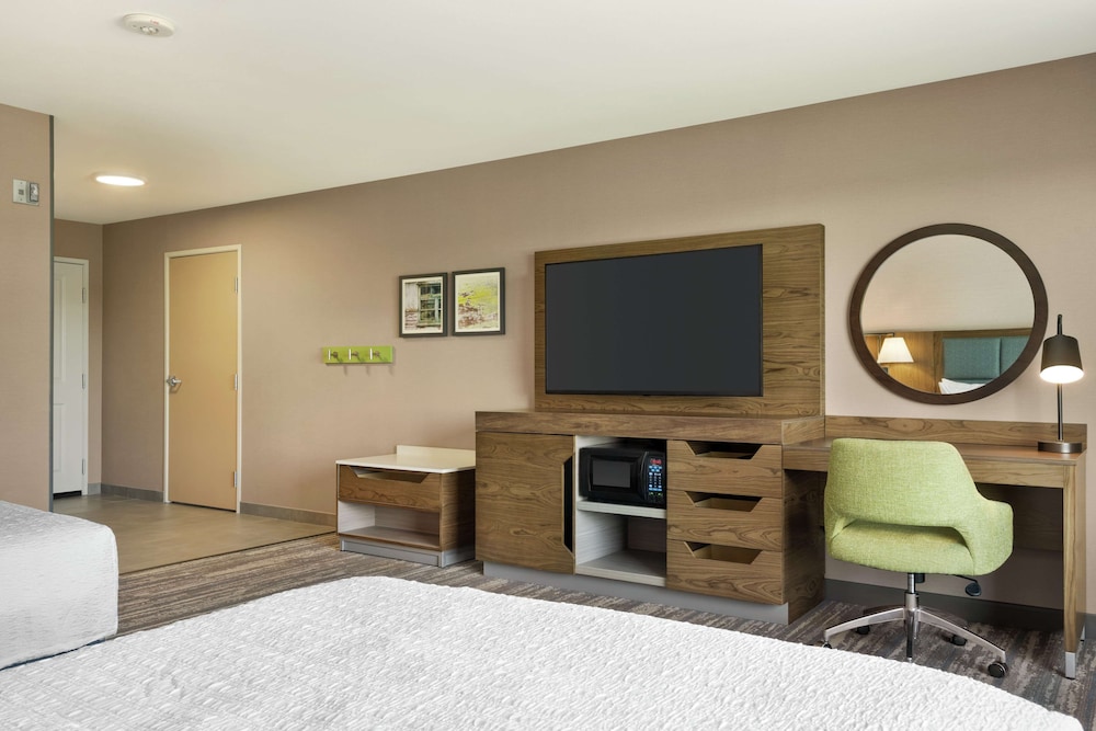 Hampton Inn & Suites Tacoma Puyallup - photo 5