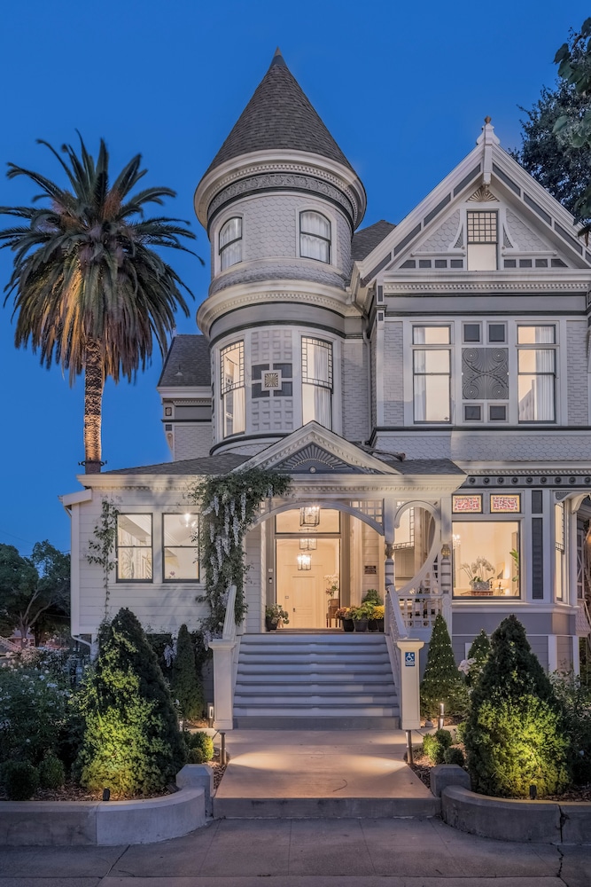 The George Luxury Boutique Inn — 4-Star Luxury Hotel in Napa, United States
