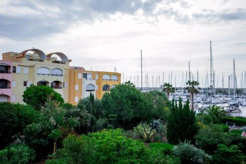 Logis Des Goelands Yourhosthelper in Gruissan, France