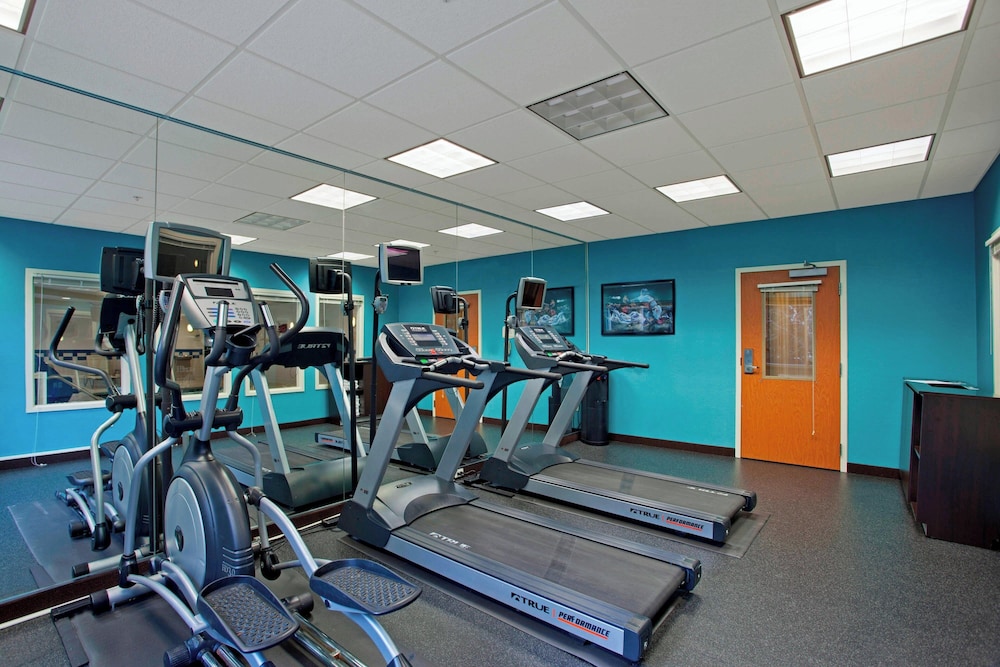 Fairfield Inn & Suites by Marriott Detroit Metro Airport Romulus - photo 18