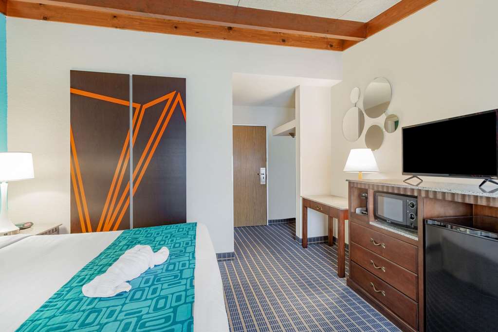 Howard Johnson by Wyndham Bangor - photo 13