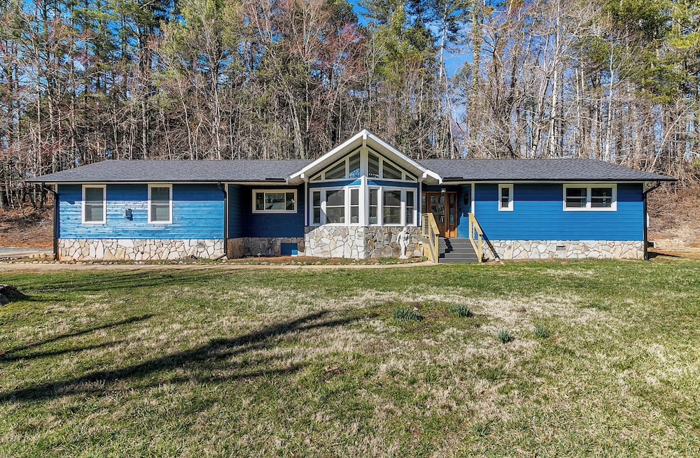 Bigfoot Manor in Marion, United States